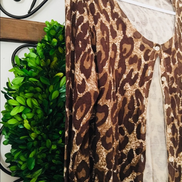 Tops - c h e e t a h c a r d i g a n❤️